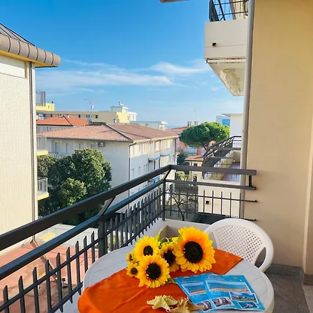Apartment Albatros - 100m From The